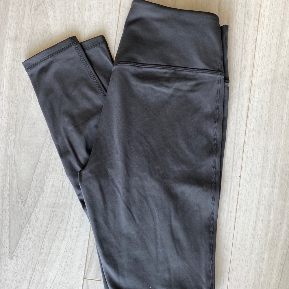 Fabletics High-Waisted Motion365 Legging